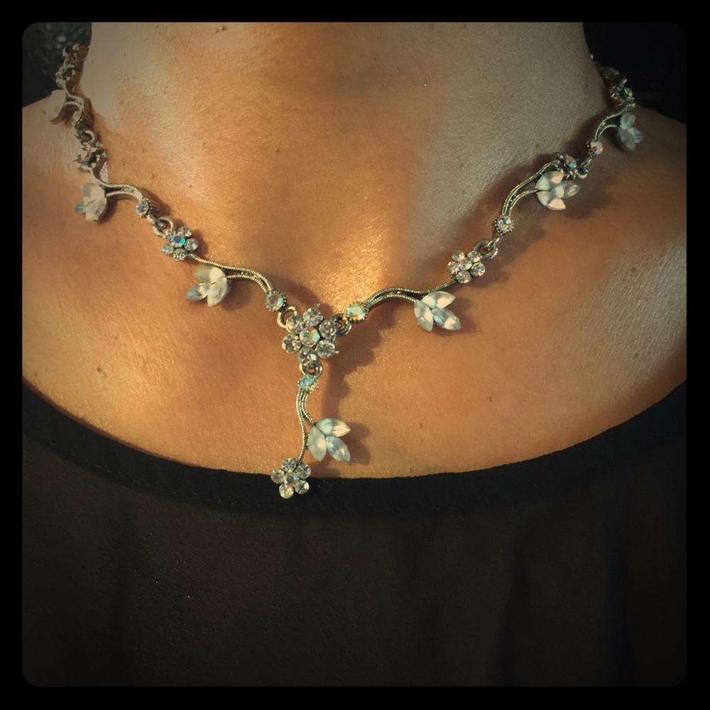 Bohemian daisy necklace